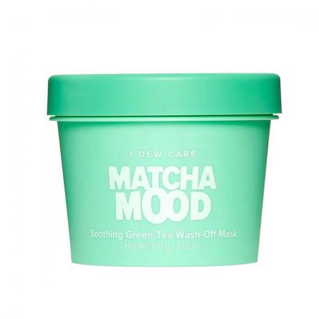 En balja med I Dew Care Matcha Mood Soothing Green Tea Wash-Off Mask på vit bakgrund