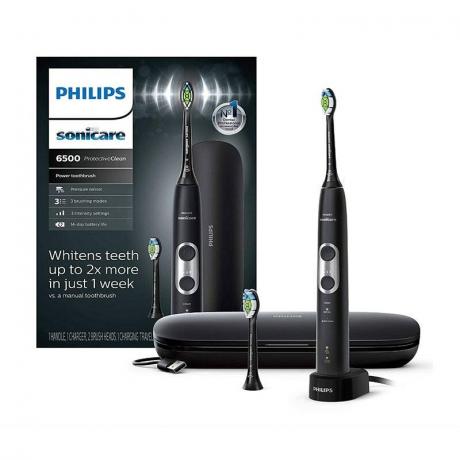Den sorte Philips Sonicare ProtectiveClean 6500 elektriske tandbørste på en hvid baggrund