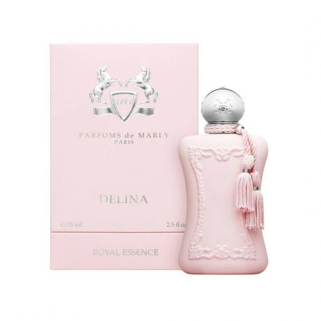 Το Parfums de Marly Delina και το κουτί του σε λευκό φόντο