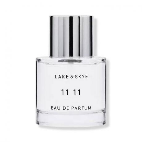 The Lake & Skye 11:11 Eau de Parfum beyaz zemin üzerinde
