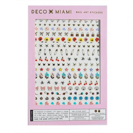 Deco Miami nagu mākslas uzlīmes Mon Cheri baltā fonā