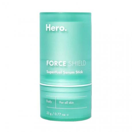 Hero Cosmetics Force Shield Superfuel Serum Stick mėtų serumo lazdelė baltame fone