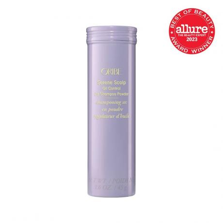 Oribe Serene Scalp Oil Control Dry Shampoo canister violet cu capac cu șurub pe fundal alb cu sigiliu roșu Allure BoB în colțul din dreapta sus