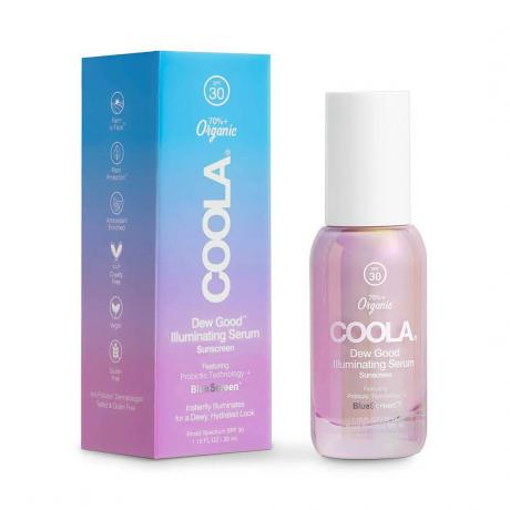 Coola Dew Good Illuminating Serum Protetor Solar SPF 30 frasco rosa com tampa branca e frasco gradiente azul a lilás sobre fundo branco