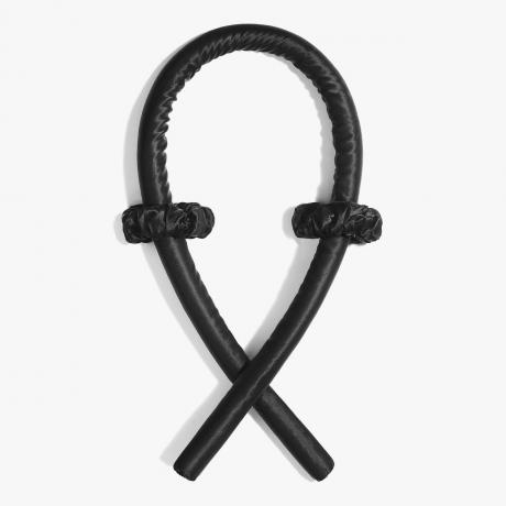 Scrunchie preto Lilysilk Curling Headband em um fundo cinza claro