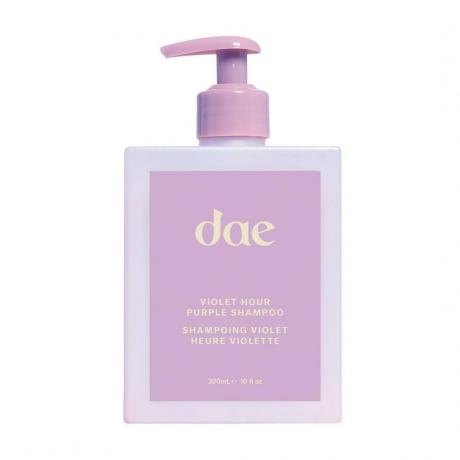 Dae Violet Hour Purple Shampoo زجاجة أرجوانية مربعة مع مضخة أرجوانية على خلفية بيضاء