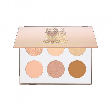 Juvia's Place The Nudes Eyeshadow Palette บนพื้นหลังสีขาว