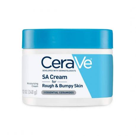 CeraVe SA Lotion for Rough & Bumpy Skin ขวดสีฟ้าและสีขาวบนพื้นหลังสีขาว