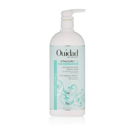 Ouidad VitalCurl+ Plus Balancing Rinse Conditioner på hvit bakgrunn 