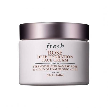 Fresh Rose Deep Hydration Face Cream צנצנת לבנדר חיוורת עם מכסה סגול על רקע לבן