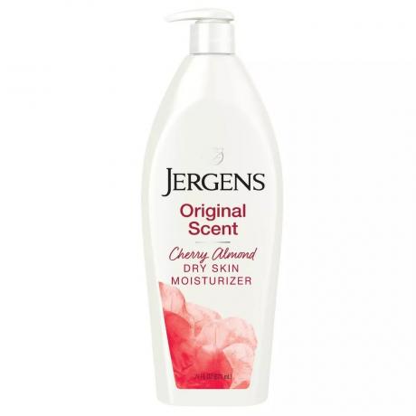 Una botella de Original Scent Cherry Almond Dry Skin Moisturizer 
