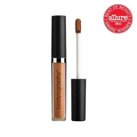 Bodyography Professional Cosmetics Skin Slip Full Coverage Concealer บนพื้นหลังสีขาว