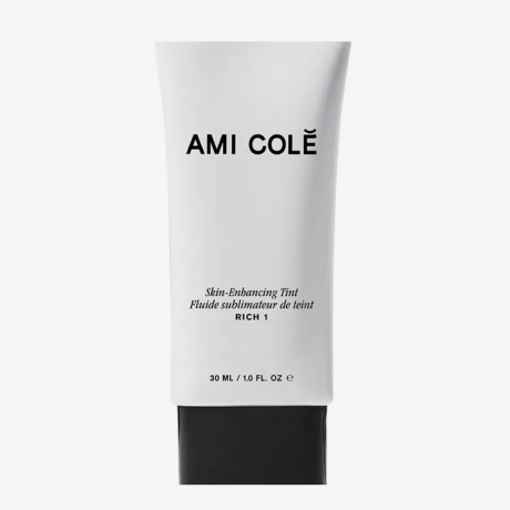 Ami Cole Skin Enhancing Tint em fundo branco