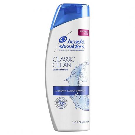 Head & Shoulders Classic Clean Dandruff Shampoo dengan latar belakang putih