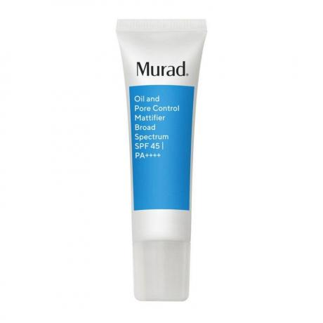 Murad Oil and Pore Control Mattifier Amplio Espectro SPF 45 PA++++ sobre fondo blanco