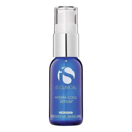 iS Botol pompa biru Clinical Hydra-Cool Serum dengan tutup perak dengan latar belakang putih