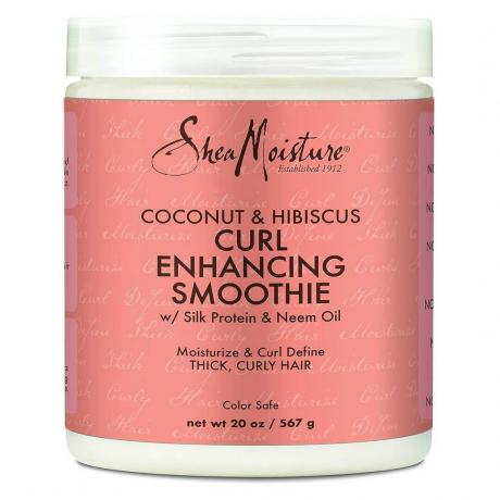 Shea Moisture Curl Enhancing Smoothie hvit krukke med rosa etikett på hvit bakgrunn