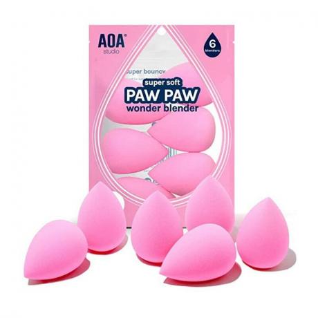Упаковка из шести розовых губок для макияжа AOA Studio Collection на белом фоне.