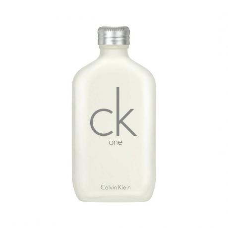 Calvin Klein CK One bouteille blanc cassé avec bouchon argenté sur fond blanc
