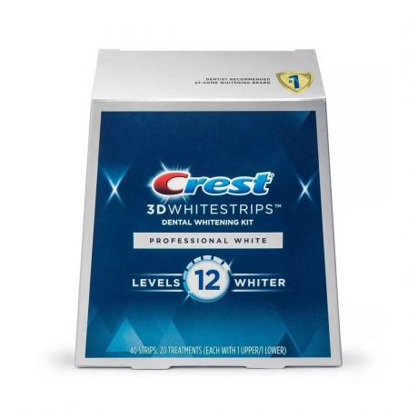Crest 3D Whitestrips Professional White Zobu balināšanas komplekta zila kaste uz balta fona