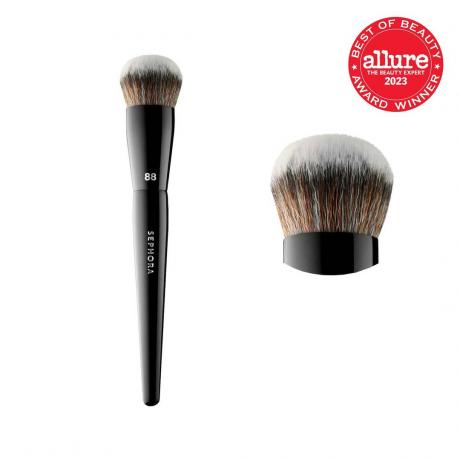 Sephora Collection PRO Bronzer Brush #88 schwarzer Make-up-Pinsel mit braunen und weißen Borsten und Zoomansicht auf weißem Hintergrund mit rotem Allure BoB-Siegel in der oberen rechten Ecke
