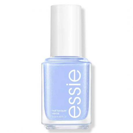 Essie Nail Polish in Bikini So Teeny bouteille de vernis à ongles bleu clair avec capuchon blanc sur fond blanc