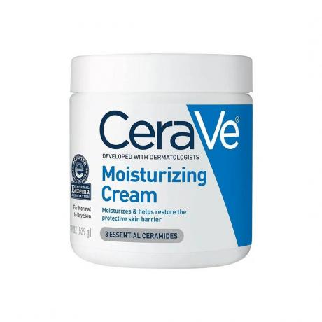 CeraVe Moisturizing Cream mėlynos ir baltos spalvos indelis baltame fone