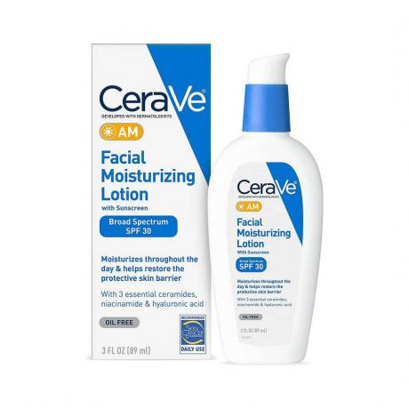 CeraVe AM Facial Moisturizing Lotion SPF 30 frasco de loção azul e branco com caixa combinando em fundo branco
