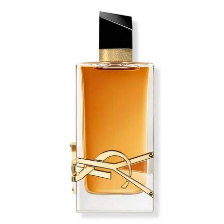 YSL Libre Eau de Parfum Intensiv rektangelflaska av bärnstensfärgad parfym med svart lock på vit bakgrund