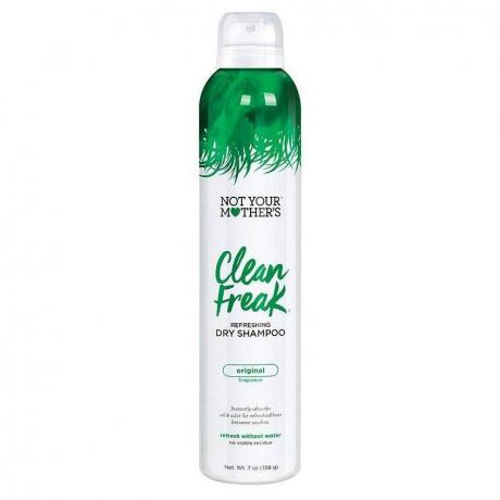 Not Your Mother's Clean Freak Dry Shampoo balts un zaļš aerosola baloniņš uz balta fona