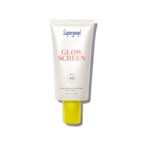 Supergoop Glowscreen Sunscreen SPF 40 บนพื้นหลังสีขาว 