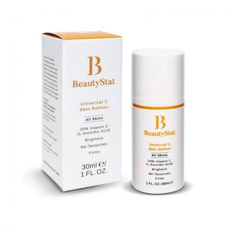 BeautyStat Universal C Skin Refiner: Valkoinen pullo, jossa oranssit yksityiskohdat ja musta teksti valkoisella taustalla