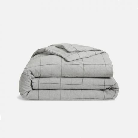 Flanelinis antklodės užvalkalas pilkas languotas antklodės užvalkalas baltame fone
