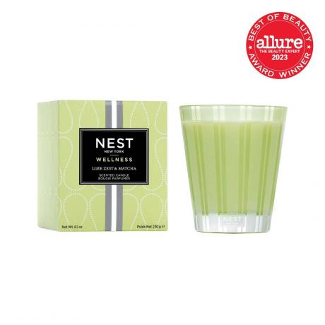 Nest New York Wellness Lime Zest & Matcha Classic Candle lumanare verde lime si cutie pe fundal alb cu sigiliu rosu Allure BoB in coltul din dreapta sus