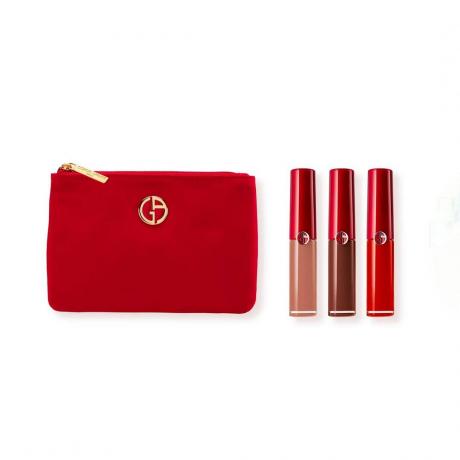 مجموعة أحمر الشفاه Giorgio Armani Lip Maestro Mini مع حقيبة حمراء على خلفية بيضاء